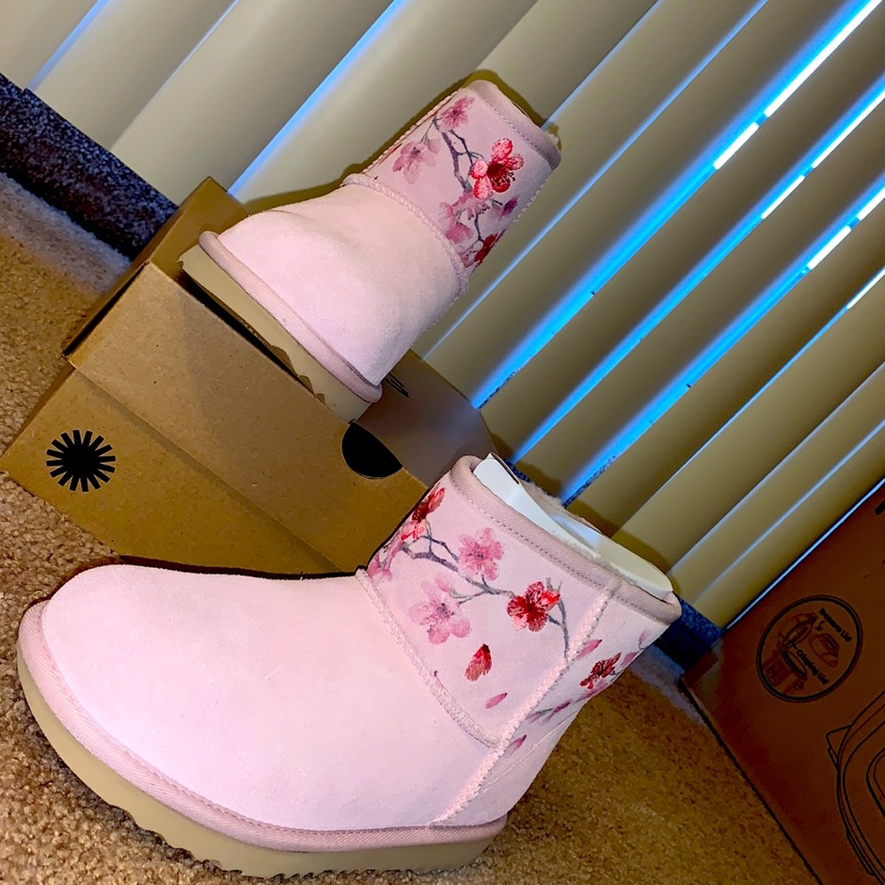 Big Kids/Women’s Blossom UGG Boots 🌸